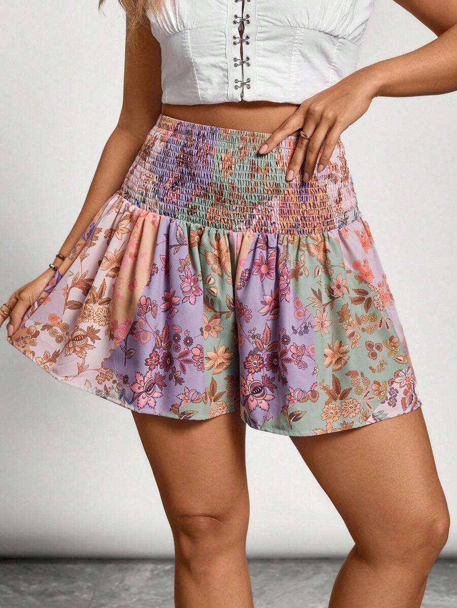 SHEIN VCAY Shorts plus size casuais com estampa floral e cintura ajustável com cordão, estilo boho country, para mulheres, ideais para férias. - Multicolorido - Ver 1