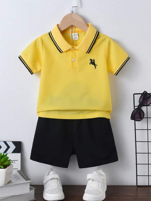 SHEIN Kleine Jungen gestreiftes Poloshirt mit Rittermuster, Kurzarm, lässig für Ausflüge, Urlaub, Reisen, Entspannung, Sonnenbaden, Sommer
