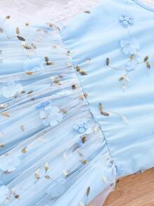 SHEIN Gaun Tali Jala Bordir Bunga Lucu dan Modis untuk Anak Perempuan Remaja - Blue and White - View 6
