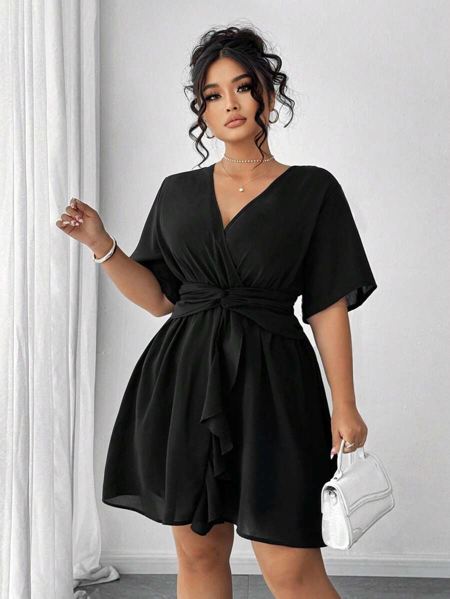 Elenzga 大码性感交叉系带荷叶边下摆迷你雪纺连衣裙 V 领荷叶边袖纯色收腰连衣裙，夏季新款法式扭结修身短袖连衣裙黑色中长连衣裙黑色连衣裙 - 黑色 - 查看 1
