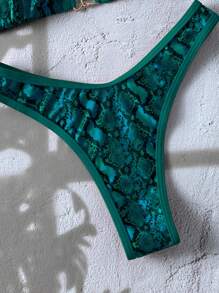 Swim Vcay 2 件春假夏季度假动物印花随机图案金色装饰上衣和高腰比基尼泳装