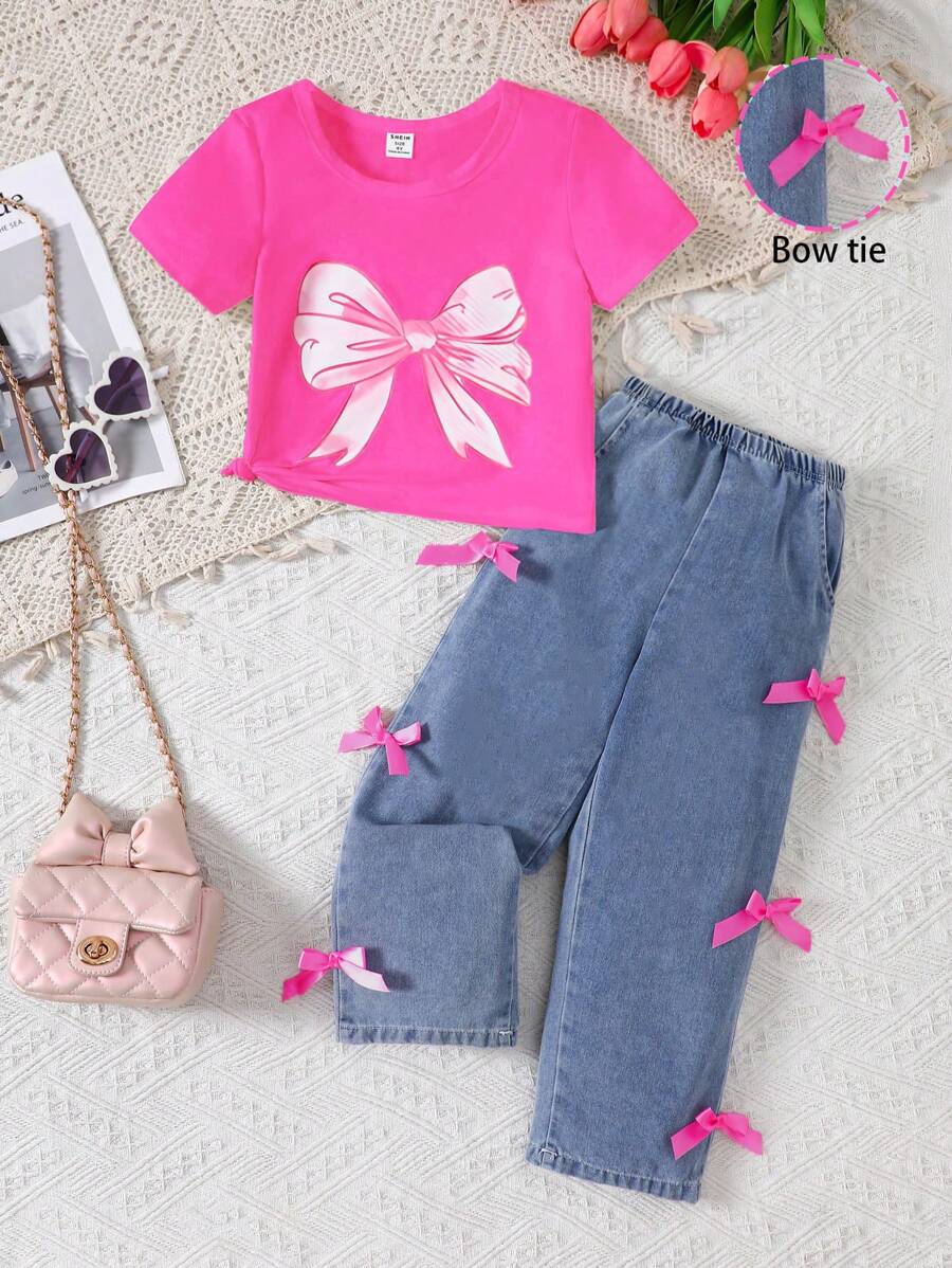 Set da 2 pezzi per ragazze: maglietta a maniche corte con stampa a farfalle e pantaloni in jeans con decorazione a farfalla, completo casual estivo - Fucsia - Visualizzare 1