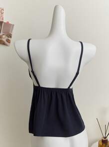 SHEIN Unity Áo hai dây thêu họa tiết dành cho nữ, điểm nhấn là chiếc nơ xinh xắn và viền ren, chất liệu vải dệt kim kẻ caro giản dị, kiểu dáng gợi cảm với bèo nhún ở gấu áo, thích hợp cho những buổi đi chơi. - Màu xanh hải quân - Xem 2