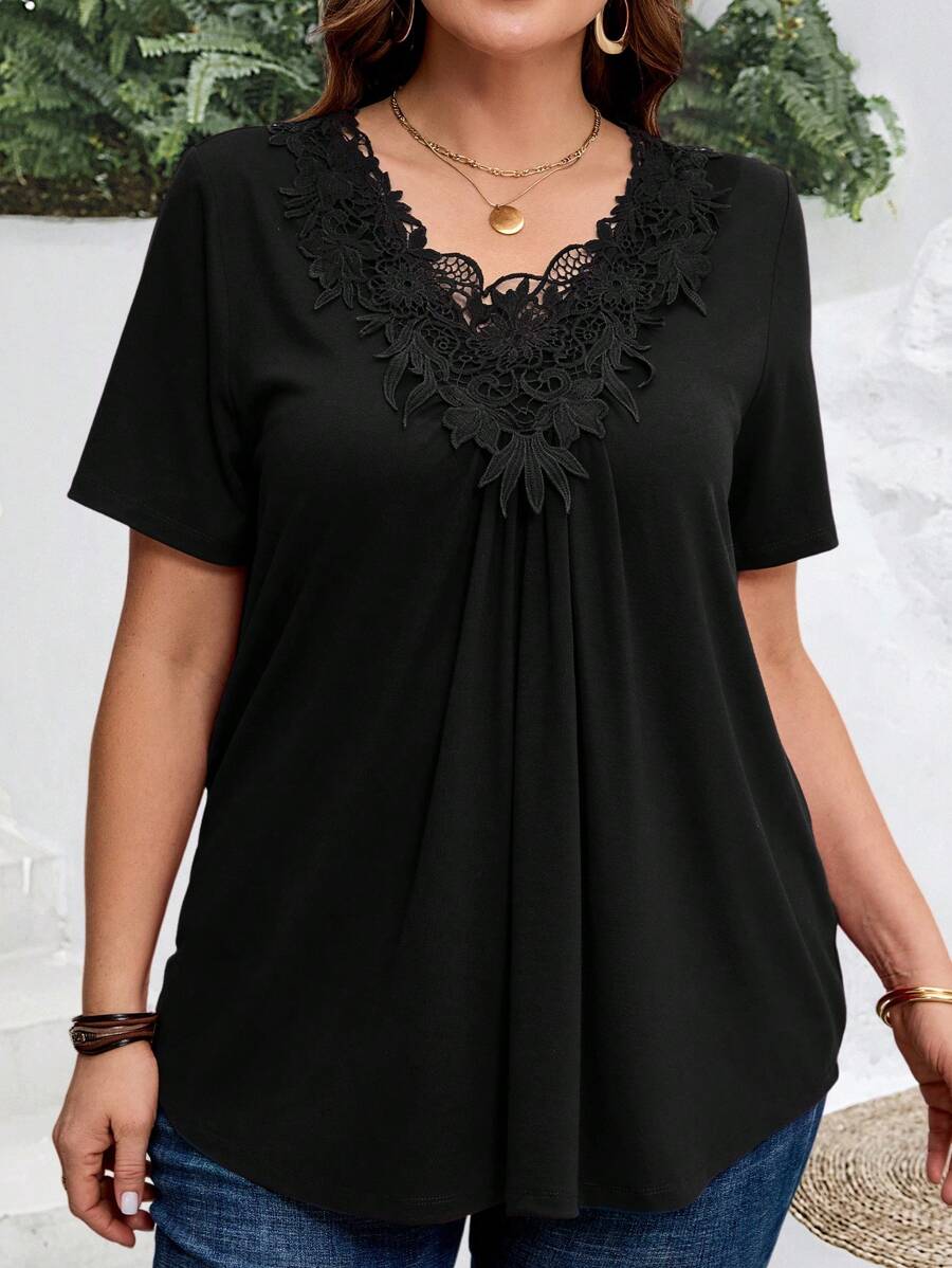 EMERY ROSE Plus Size Summer Casual Solid Color Embroidered Patch Short Sleeve T-Shirt - Black - View 1