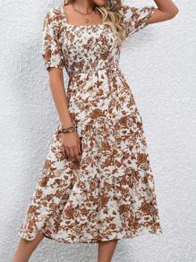 SHEIN Clasi 花卉印花方领泡泡袖荷叶边下摆长款连衣裙女装 - 卡其色 - 查看 5