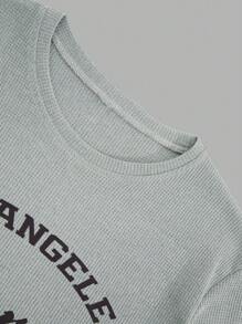RueChic Ensemble de t-shirts réguliers pour hommes en tissu gaufré avec détails de patchs et impression de lettres