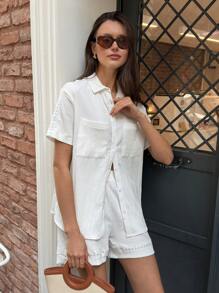 RueChic 蕾絲細節修飾口袋短袖襯衫和彈性腰短褲套裝