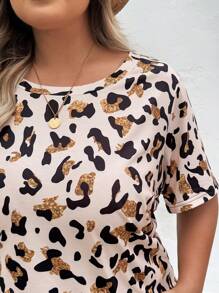SHEIN CURVE+ Plus Size Women Leopard Print Short Sleeve Casual T-Shirt, Suitable For Summer, Music Festival