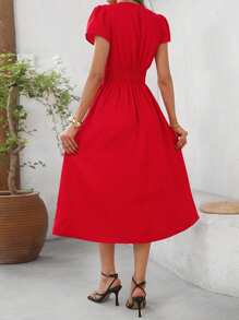 SHEIN Clasi Vestido elegante de mujer de unicolor con cuello en V, dobladillo con volantes, corte evasé hasta media pierna con bolsillos laterales - Atuendo de verano para mujer / Ropa de verano / Atuendos para conciertos / Atuendos para conciertos en el campo / Atuendos para festivales / Atuendos para Nashville / Atuendos para Ibiza / Vestido de Pascua / Atuendo de Pascua / Ropa elegante de vacaciones casual bohemia / Vestido de graduación / Vestido de graduación blanco / Vestido de fiesta / Atuendos para brunch / Vestido de boda para invitada / Ropa de iglesia para mujer / Bonitos vestidos de mujer elegantes y de clase
