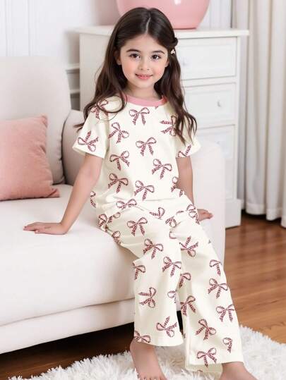 SHEIN طقم بناطيل وملابس داخلية مناسبة للفتيات الصغيرات مصنوع من قماش مطبوع بنقشة فهد وفيالفيلة الوردية على أساس تصميم بسيط وعملي، مناسب للارتداء في فصل الصيف