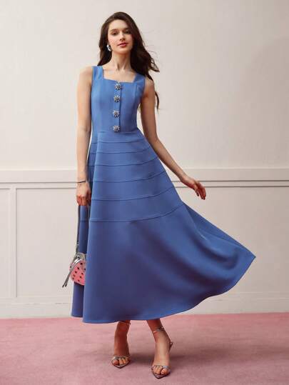 MOTF PREMIUM 水钻花朵纽扣无袖连衣裙，情人节装