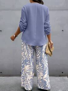 EMERY ROSE Plus Size Women 2pcs/Set Solid V-Neck Cuffed Sleeve Shirt & Tropical Plant Print Pants, Leisure Outfit For Autumn Blouse And Pants Casualpair Pants And Blouseblouse And Pants Setpants And Blouse Setblouse And Pants - Multicolor - View 2