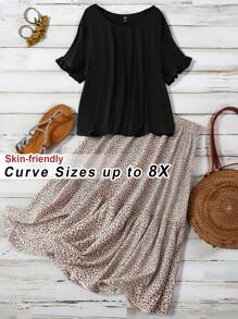 SHEIN CURVE+ Plus Solid Tee & Ditsy Floral Ruffle Hem Skirt - Multicolor - View 1