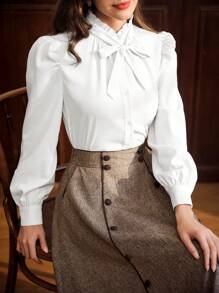 Vintamour Áo cánh nữ thanh lịch cổ điển có cổ nhún bèo, nơ cổ tay và chi tiết xếp nếp, áo sơ mi công sở dài tay thường ngày mùa thu cho nữ, quần áo dự tiệc mùa đông cho nữ, áo cánh mùa thu cho nữ, trang phục công sở - trắng - Xem 5