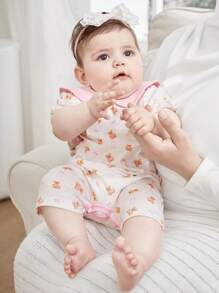 SHEIN Summer Newborn Baby Girl Pink Doll Collar Patchwork White Short Sleeved Cartoon Bear Print Pattern Jumpsuit Shorts And Same Color Bib Paired With Pink Hat Three Pieces Set