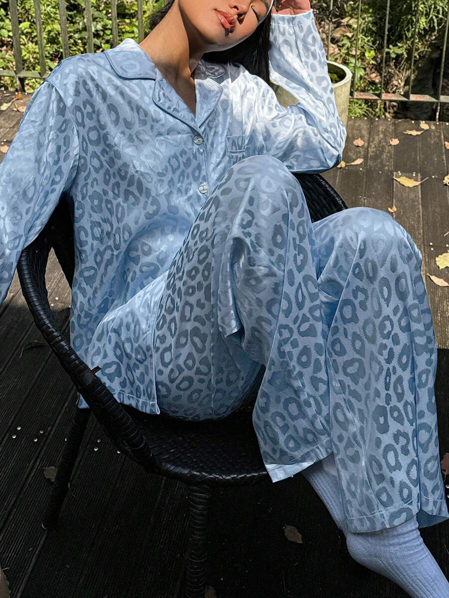 DAZY Conjunto de pijama holgado de satén con estampado de leopardo, de moda para verano, otoño e invierno - Azul - Ver 1