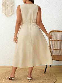 SHEIN Frenchy Vestido de talla grande para vacaciones, playa, midi, sin mangas, cuello en V sólido, de moda para el verano