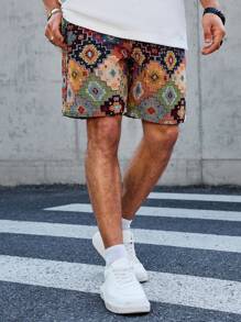 Manfinity Hypemode Pantaloncini casual da uomo adatti per l'uso quotidiano e perfetti per vacanze al mare, con un design bohémien in stile INS con motivi geometrici colorati e tessitura jacquard. Questi pantaloncini sono adatti per gite in spiaggia alle Hawaii, festival musicali e uso quotidiano.
