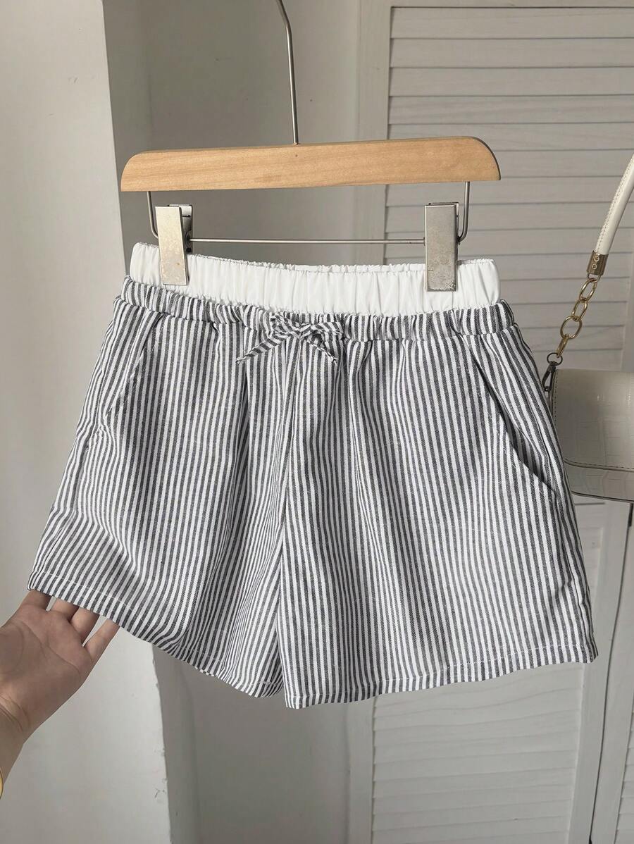 SHEIN Tween 女童宽松拼接撞色腰带条纹休闲宽松短裤 - 黑與白 - 查看 1