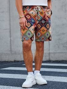 Manfinity Hypemode Pantaloncini casual da uomo adatti per l'uso quotidiano e perfetti per vacanze al mare, con un design bohémien in stile INS con motivi geometrici colorati e tessitura jacquard. Questi pantaloncini sono adatti per gite in spiaggia alle Hawaii, festival musicali e uso quotidiano.