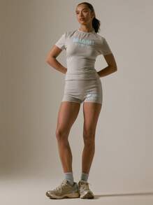 MUSERA Vacation, Airport Fitted Casual Graphic T-Shirt 'Miami' Cropped Spring Summer Fall - Grey - View 5