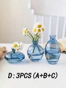 SHEIN 1 Pc Blue Glass Bud Vase, Modern Decorative Small Mini Flowers Vases Short Minimalist Aesthetic Home Decor Vintage Cute Handmade Tiny Wedding Table Centerpieces For Single Flower Rose,Home Decor,Flower Vase,Centerpiece,Table Decor