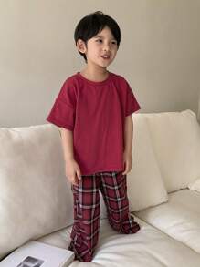 Dazy Kids 2pcs/Set Young Boy Round Neck Knit Short Sleeve T-Shirt + Woven Plaid Pants Casual Homewear Set, Spring/Summer Christmas - Red - View 5