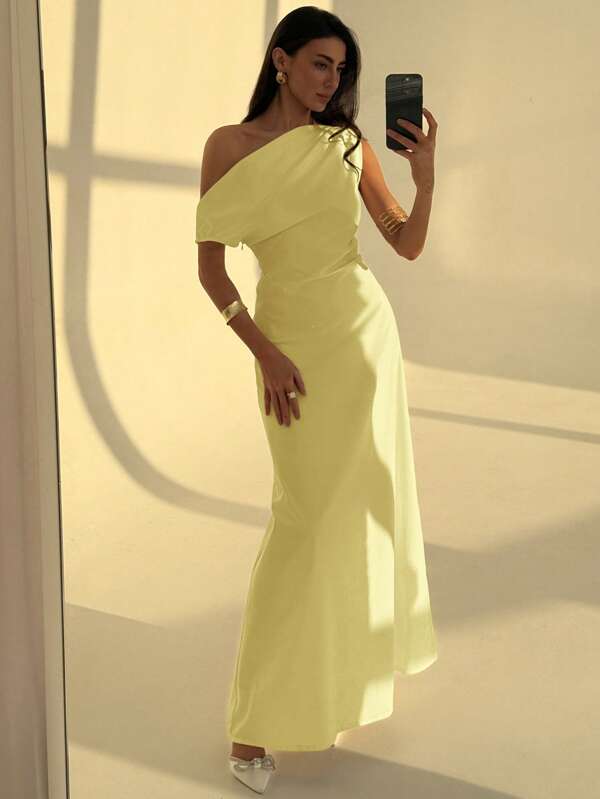 Aloruh Robe élégante asymétrique avec épaule drapée à la taille, robe évasée minimaliste de couleur unie amincissante pour le travail