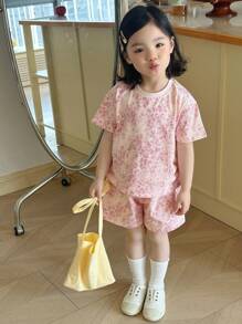 DAZY 2Pcs/Set Girls Short Sleeve Allover Print T-Shirt + Shorts, Young Girl Summer Clothing