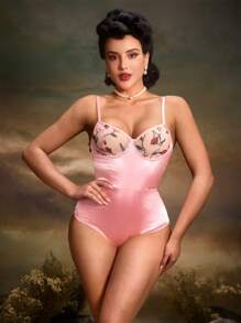 PinupGlam Mono de lencería sexy para mujer hecho de terciopelo con bordado de palacio, tela de red y rosa vintage