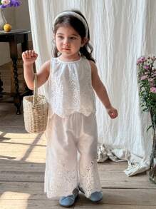 SHEIN LMoss Kids Babygirl 可爱夏日度假白色花卉刺绣宽松吊带背心和松紧腰裤套装 - 米色 - 查看 3