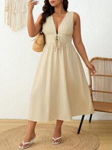 SHEIN Frenchy Vestido de talla grande para vacaciones, playa, midi, sin mangas, cuello en V sólido, de moda para el verano