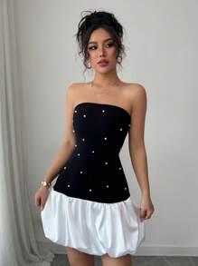 SHEIN Unity Vestido corto de satén, elástico y ceñido, con detalles de perlas, escote hombros descubiertos y contraste de color blanco y negro. Ideal para ocasiones como vacaciones, playa, cumpleaños, bodas, San Valentín, citas, eventos de negocios y fiestas. Nuevo diseño primavera/verano 2025. - Blanco y Negro - Ver 8