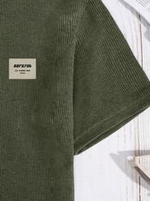 RueChic Completo di maglietta a maniche corte e pantaloncini in 100% cotone con dettagli a quadri sfrangiati, stile classico, per uomo