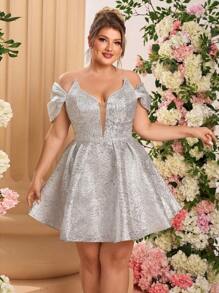 Glamrae فستان كوكتيل أنيق مصنوع من الجاكار الذهبي فخم، تصميم أكتاف مكشوفة، أكمام طويلة، تنورة على شكل حرف A، مناسب للسهرات، حفلات الزفاف، وحفلات التخرج للمقاسات الكبيرة - فضي - مشاهدة 1