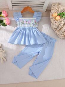 SHEIN Vintaside Kids 2 件套女婴花卉荷叶边前无袖上衣 + 休闲长裤套装，泡泡纹理面料，适合休闲穿着和休闲 - 藍色 - 查看 9