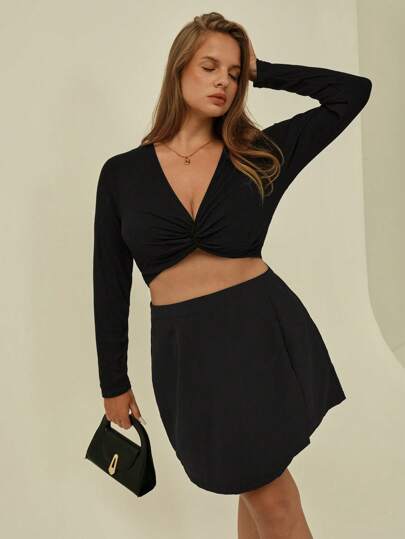 تي شيرت قصير بلون موحد ملتوي امامي مقاس كبير