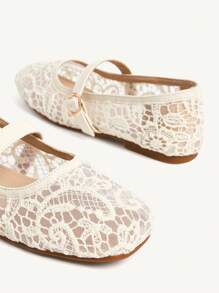 CUCCOO CHICEST 女士优雅蕾丝网眼圆头低跟休闲平底鞋，带扣带，米色 - 米色 - 查看 11