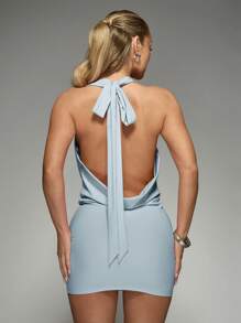 MISSGUIDED 修身露肩迷你连衣裙，吊带露背设计，紧身剪裁，适合派对、夜店、晚宴等场合，无袖褶皱设计，贴合身形。 - 淺藍色 - 查看 2