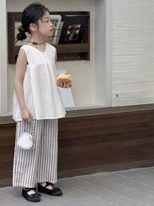 DAZY 2 件套年轻女孩纯色 V 领无袖衬衫和条纹裤套装，夏季 - 白色 - 查看 4