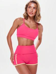Musera Sport Sujetador deportivo con tirantes finos y espalda cruzada para actividades como entrenamiento, gimnasio, pádel, tenis, pickleball - Rosa Fucsia - Ver 1