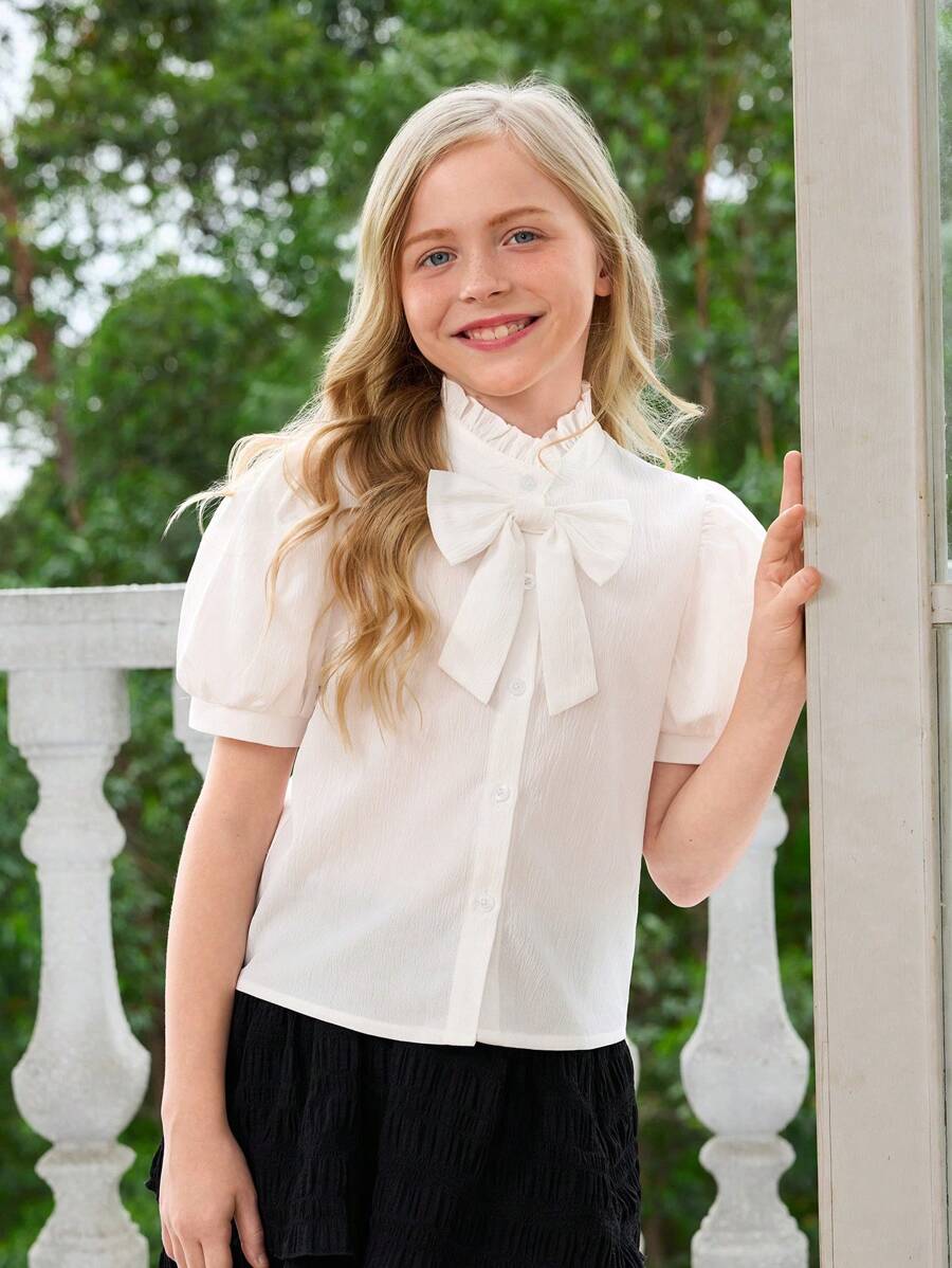 Camisa informal de verano para niñas con manga corta abullonada, decoración de mariposa y abotonadura