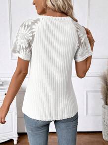 SHEIN LUNE Women's Summer Casual Knit Textured Patchwork Floral Lace Button Decor Raglan Sleeve Fitted Round Neck T-Shirt, Suitable For Daily Casual Life, Outings, Vacations, Countryside, Bohemian, Rustic Style - White - View 2