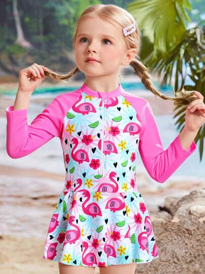 Sparklyn 1 pieza Traje de baño una pieza de niña con nuevo diseño. Diseño de rashguard de una pieza con falda, con estampados de dibujos animados lindos como flamenco, floral, hojas y flores tropicales, diseño bicolor en rosa, con cremallera, de estilo dulce y encantador, apropiado para que usen niñas y niñas pequeñas para nadar, vacaciones en la playa, parque acuático. El diseño de mangas largas y falda ofrece gran protección de la piel, tela de alta calidad