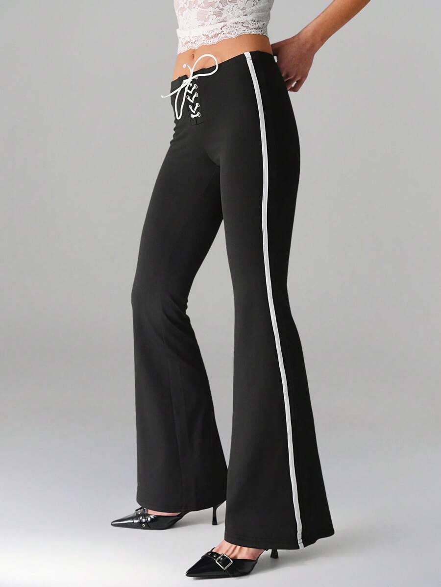 SHEIN Unity Quần ống loe bó sát co giãn nhiều màu, thắt dây, cạp thấp, thường ngày và thể thao dành cho nữ, mùa hè - Đen và trắng - Xem 1