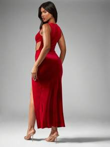 MISSGUIDED Velvet Evening Gown Cutout Maxi Gold Hardware High Slit Long Dress Special Occasion Floor Length Holiday Party Prom Ball Formal Wear Christmas - Red - View 2