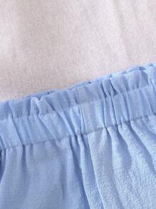 SHEIN Vintaside Kids 2 件套女婴花卉荷叶边前无袖上衣 + 休闲长裤套装，泡泡纹理面料，适合休闲穿着和休闲 - 藍色 - 查看 3