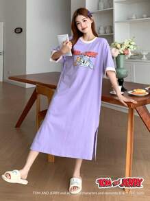 TOM AND JERRY X DAZY Camisón holgado de pijama con estampado gráfico de dibujos animados y bloques de color, Moo Moo - Púrpura malva - Ver 8