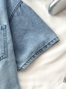 SHEIN 少女春夏 Y2K Comfortcana 牛仔两件套浅色水洗落肩衬衫和褶皱牛仔迷你裙，女孩夏季海滩波西米亚风度假短裤套装，夏季早午餐毕业装，夏季狂欢音乐会音乐节街头装 - 淺色水洗藍 - 查看 3