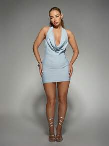MISSGUIDED 修身露肩迷你连衣裙，吊带露背设计，紧身剪裁，适合派对、夜店、晚宴等场合，无袖褶皱设计，贴合身形。 - 淺藍色 - 查看 3